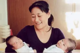 产妇生下“哪吒”宝宝，丈夫以为孩子病了，医生却表示这很幸运图片