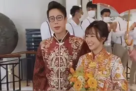 恭喜！26岁TVB人气港姐大婚，戴近20套富贵金器风光出嫁图片