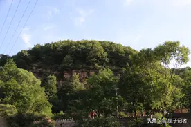 58岁山村大妈，山顶上开办“农家乐”，每年只挣3个月钱图片