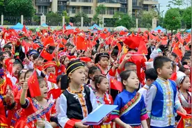 广西南宁｜欢庆壮乡三月三，这个学校嗨翻天！图片
