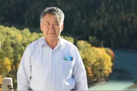 专访“中国第一位维吾尔族院士”吾守尔·斯拉木图片