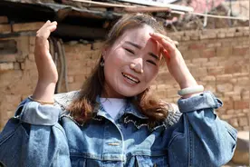 河南女孩出生3天被父母送人，30年后她回报养母的方式让人泪奔图片