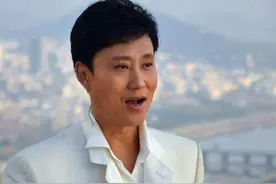耿为华谈离婚哽咽：倒追两年用绝交信打动我的妻子，决绝的要离婚图片