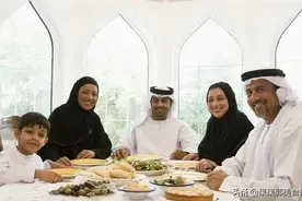 迪拜富人家庭的一日三餐，龙虾只算家常菜，贫穷真是限制了想象图片