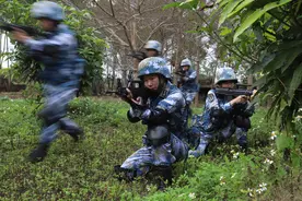 “两栖霸王花”的“少女心”图片