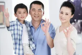 他曾是知名导演，和蒋勤勤一见钟情，情变后马上娶妻生子现已过世图片