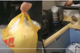 下雪停水居民煮雪冲厕所，网友：就地取材图片