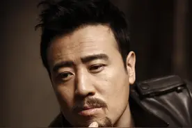 于和伟身边的两个“绝美”女人，一个爱他29年，一个让他险些翻车图片