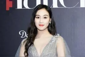 不愧是赌王最受宠女儿，何超欣，果然活成了豪门千金的典范图片