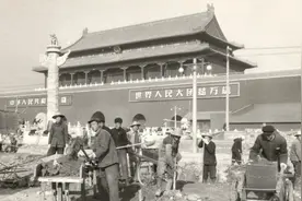 1969年中央下令：将天安门城楼全部拆除重建，这是为什么？图片