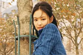 Jennie真的长在我的审美上了，随意拍也气质十足，太高级了图片