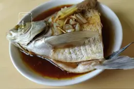 七月里，要多吃这鱼，简单蒸一蒸十分钟就上桌，细嫩鲜香又好消化图片