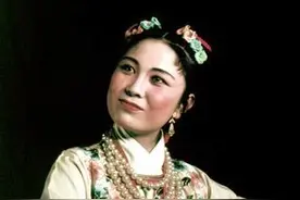 珍贵｜黄梅戏艺术家严凤英最美的24张照片图片