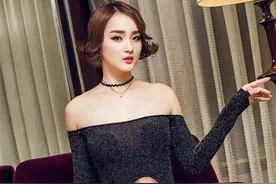 这样的一字肩连衣裙，修饰出身材的曲线，尽显娇俏妩媚气息图片
