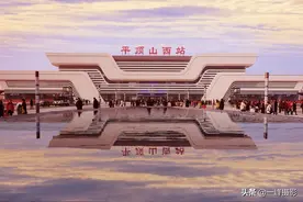 河南有座高铁站：“鹰”味十足，个性凸显图片