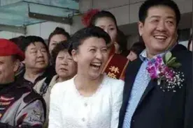 真相了！48岁闫学晶自曝已离异，并为爱生二胎，却遭女儿的反对图片