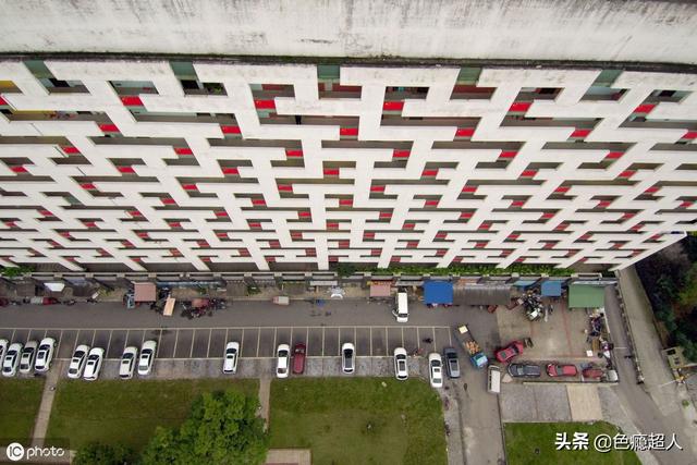 航拍重庆:彩色立体迷宫居民楼 找不到家怎么办?