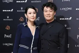 160cm刘若英太会穿，与171cm陈奕迅站一块，三七开穿法显高10cm图片