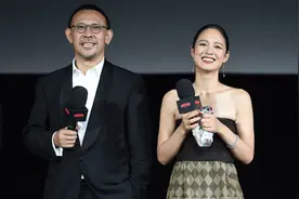 姜文妻子周韵的玻璃种翡翠，也太美丽了吧图片