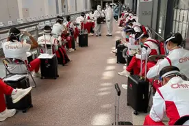 活受罪！国乒在日本机场苦等2小时巴士，奥运村条件简陋令人无语图片