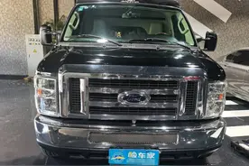 十年开了2万公里，这辆当年200多万的福特豪华房车，值不值25万？图片