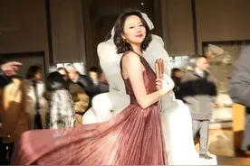 她是网红界的邓文迪吗？图片