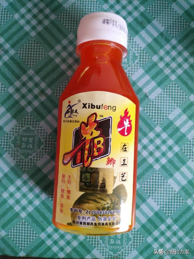 自己做的窝料诱鱼效果不错，野外钓鱼时总能比别人钓的多