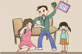 “警察快帮帮我，老公打我！我身上好痛”，慈利县象市一女子哭着报警图片