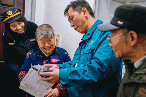 请回答：她的小爆脾气易燃易炸却让我欲罢不能，肿么办？