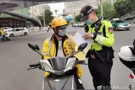 公安部出手，6月1日起不戴头盔处罚仅限摩托车，暂不罚电动车！价格涨10倍，连瑕疵品都卖断货图片