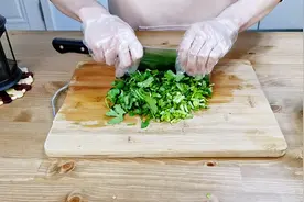 原来香菜还可以这么吃，榨成香菜汁，清凉解暑又健康图片