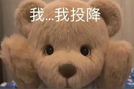 偷偷表白暗恋的男生，结果被当场抓包？这画面一下子就尴尬起来图片
