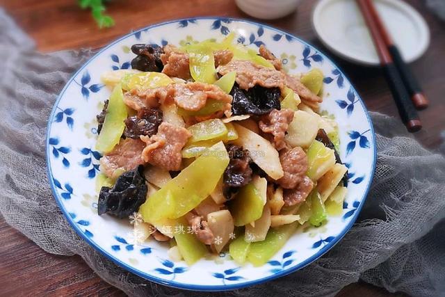 山药是一宝，软糯香甜口感好，养胃控糖身体棒