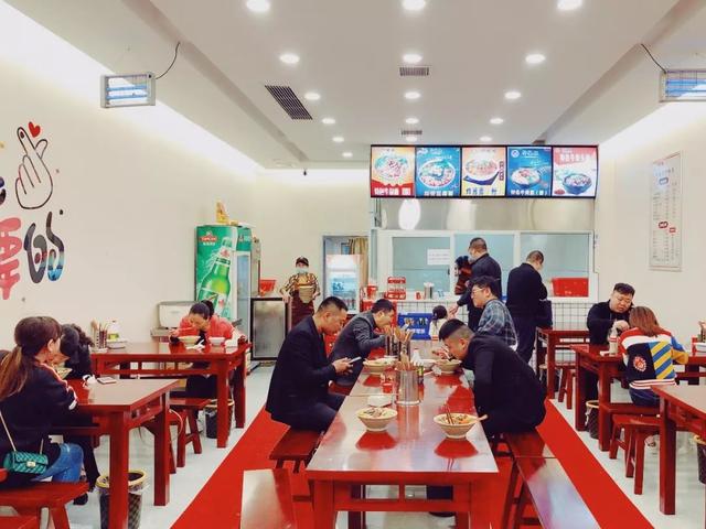 「十堰美食」排队365天,90%的十堰人都吃过的这碗面,却很少人知道它还有家分店