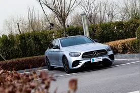 奔驰E级标轴真的纯粹吗？试驾奔驰E级260时尚运动版图片