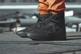 市价近5K下周发售！FOG1 x Nike 黑武士上脚尽显高街气质！图片