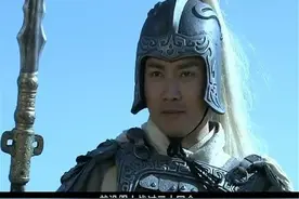 赵云年龄和黄忠相当，关羽为何只骂黄忠是老卒，而不骂赵云图片