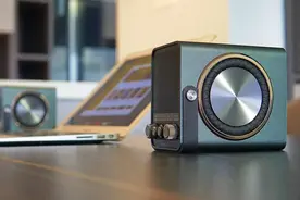 听说这款K歌音箱用的是Bose喇叭，咱们拆来看看图片