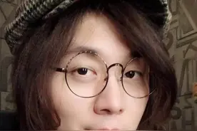 张大仙自己买的电脑，张大仙给妹妹买的电脑，差距有点大图片