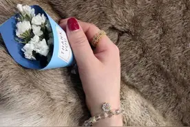 二十几岁的女孩子佩戴什么样的首饰更好看？图片