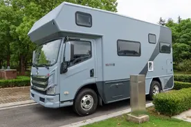 铝合金车身，军工级别品质！上汽跃进H500底盘轻卡房车网红1号图片