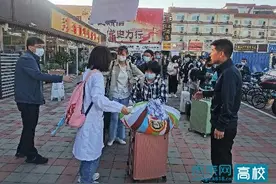 承德医学院2021级新生入学报到图片