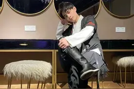 岳云鹏和冲冲不仅仅是老板和助理的关系图片