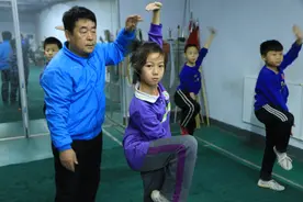 传统武术真的不行了？隔壁跆拳道学员盈门，10米外武馆门可罗雀，掌门人叹息：练武的人没了，还能叫武林吗？图片