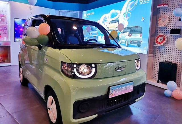 24小时订单破1.5万辆，便宜好养的代步小车，实拍奇瑞QQ冰淇淋