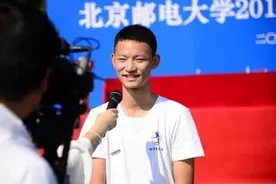 1年前，出考场“跪地谢母”，却放弃985名校的王恒杰，现状如何？图片