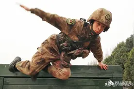 创三项纪录，中士又夺冠图片