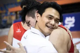 深圳野球场炸裂一幕！CBA最强落选秀隔扣外援！真的太残暴了图片