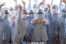 这画面，泪目！图片