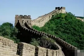 秦始皇下令修建长城，没现代化机械，古人是怎样把巨石运上去的呢图片